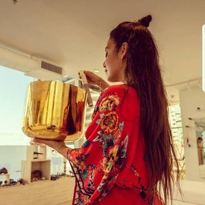 Meet your Posher, Alejandra